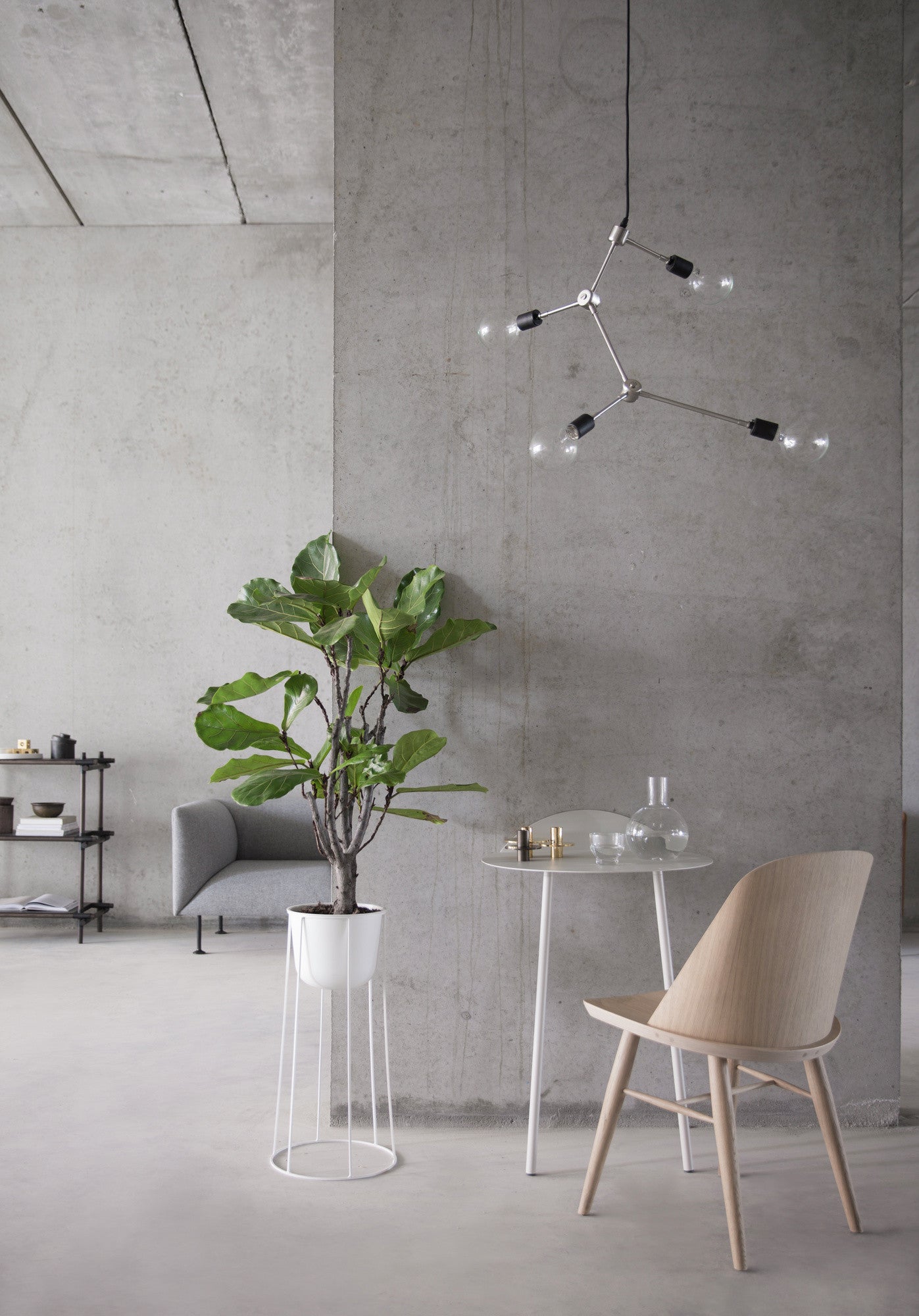 Wire Base + Flower Pot - White