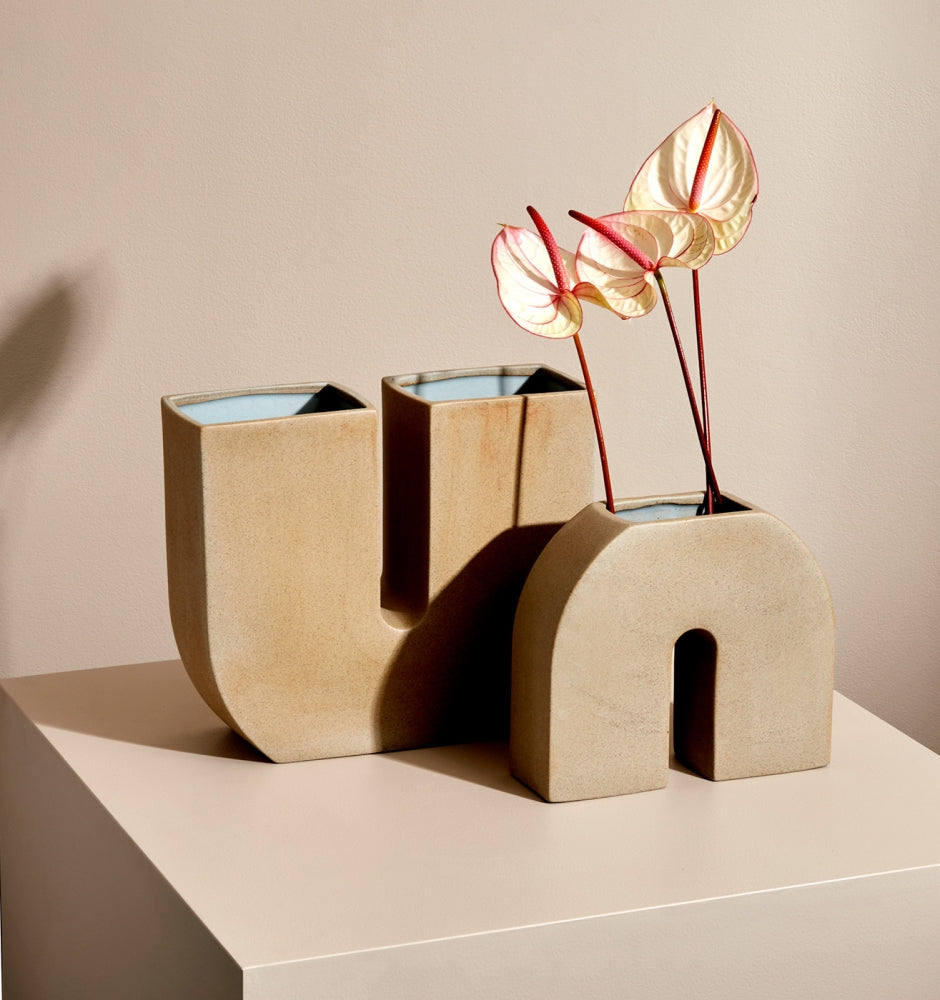 Kurve Vase Sand - Assorted sizes