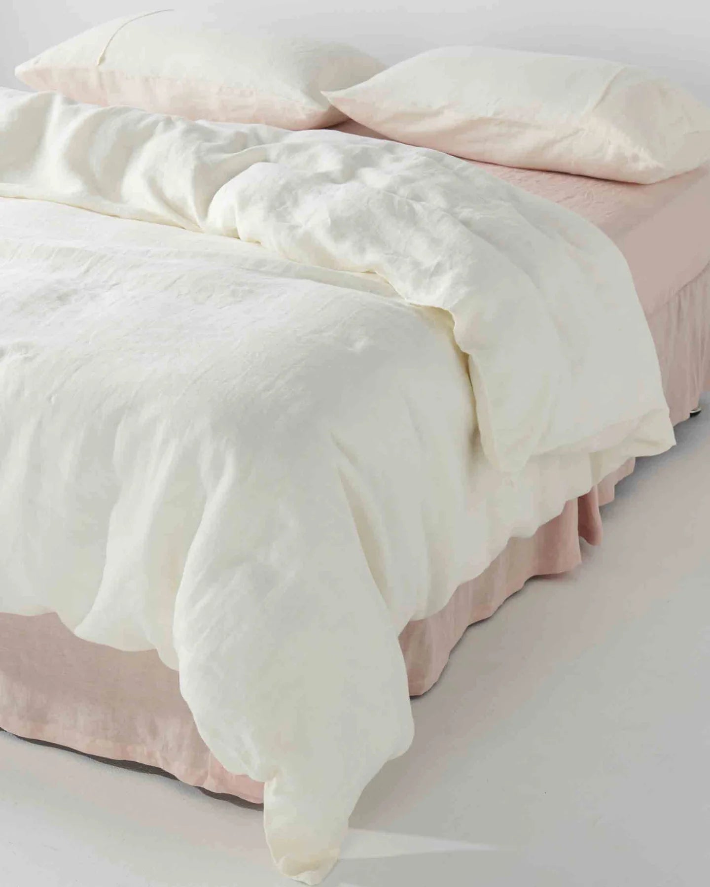 Cloud Dancer Linen Pillowcase Set